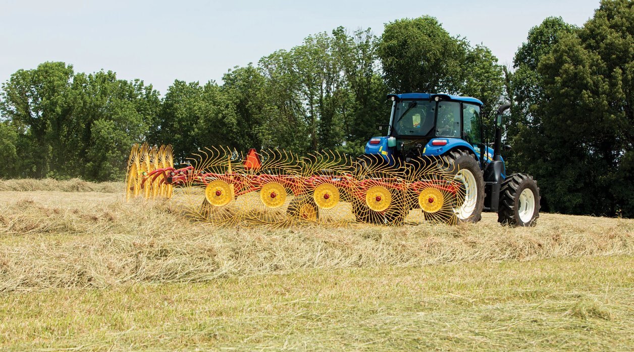 New Holland ProCart™ and ProCart™ PLUS Deluxe Carted Wheel Rakes 819 8 Wheel