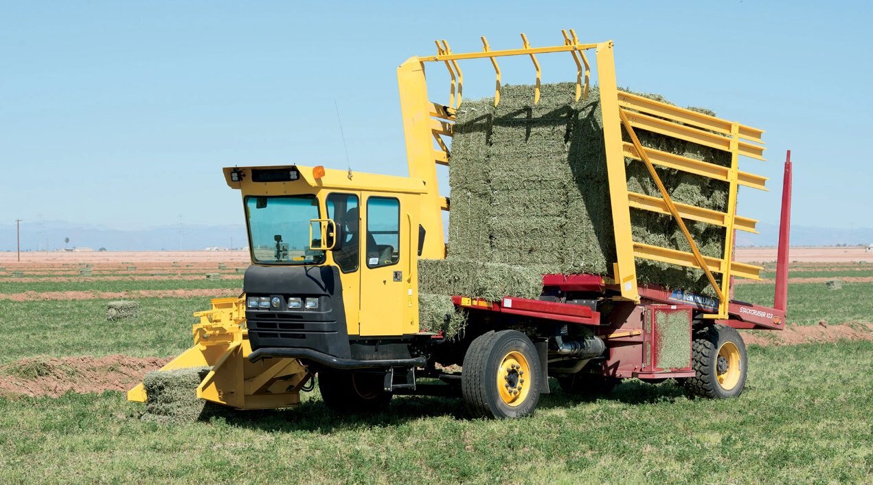 New Holland Stackcruiser® Self Propelled Bale Wagons Stackcruiser® 102