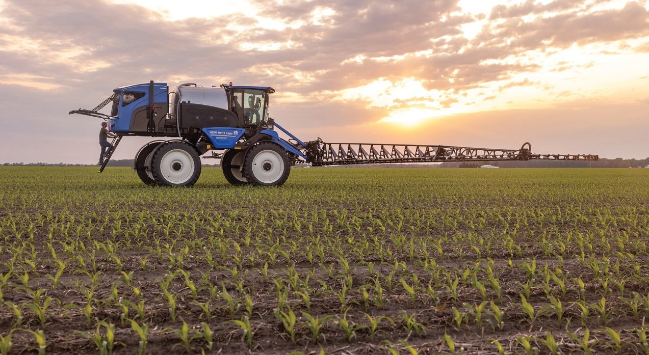 New Holland Guardian™ Front Boom Sprayers SP310F