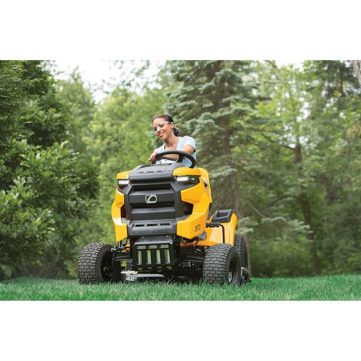 Cub Cadet XT1 LT42 INTELLIPOWER