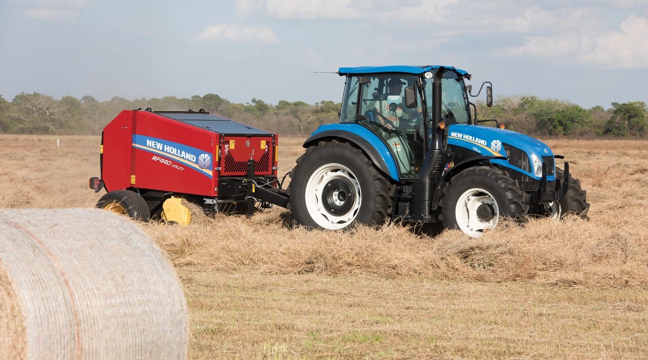 New Holland RF Fixed Chamber Round Balers RF450 SuperFeed™