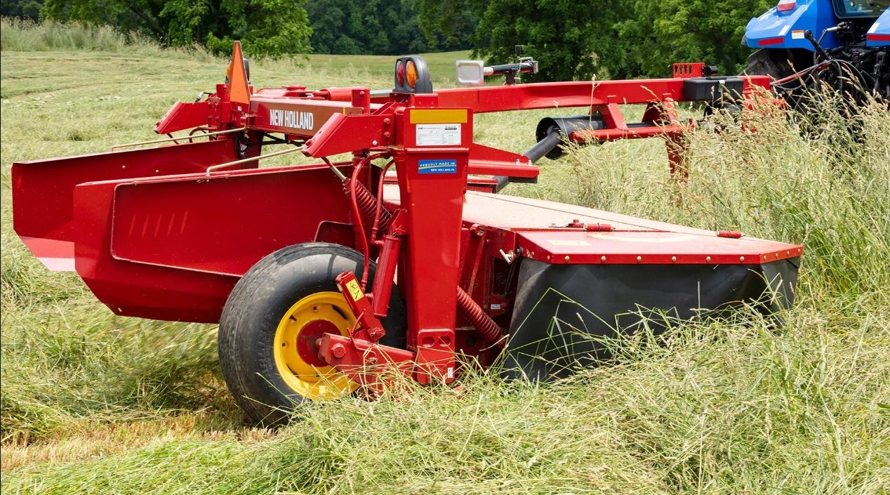 New Holland Discbine® Side Pull Disc Mower Conditioners Discbine® 210