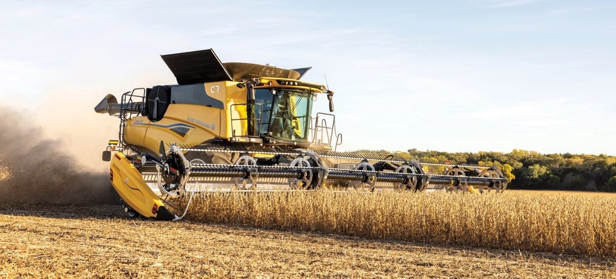 New Holland CR Series Twin Rotor® Combines CR8.90