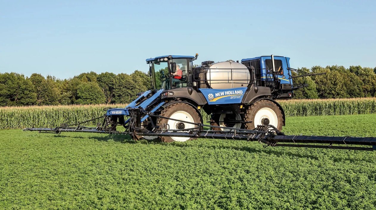 New Holland Guardian™ Front Boom Sprayers SP410F