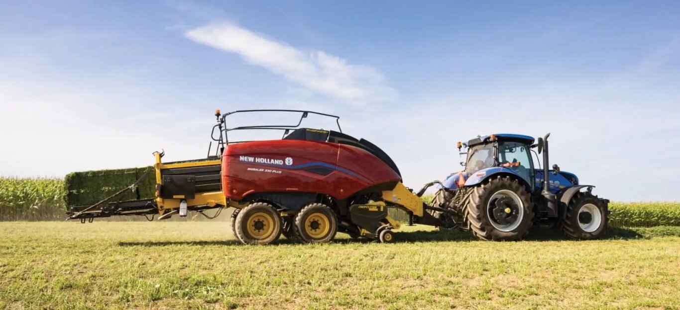 New Holland BigBaler PLUS Large Square Balers BigBaler 330 PLUS CropCutter® Rotor Cutter