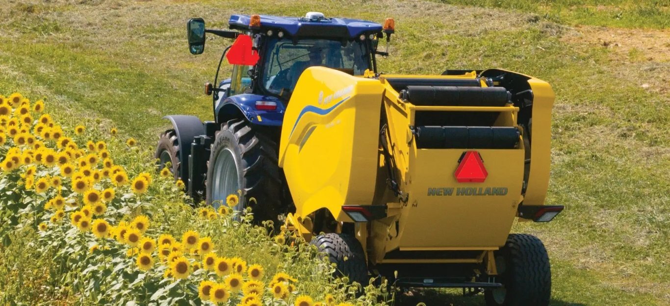 New Holland Pro Belt™ Round Balers 460 SuperFeed™