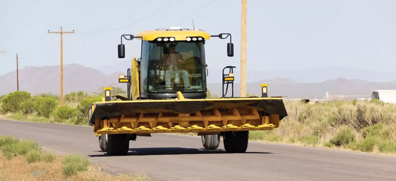 New Holland Speedrower® PLUS Self Propelled Windrowers Speedrower® 260 PLUS