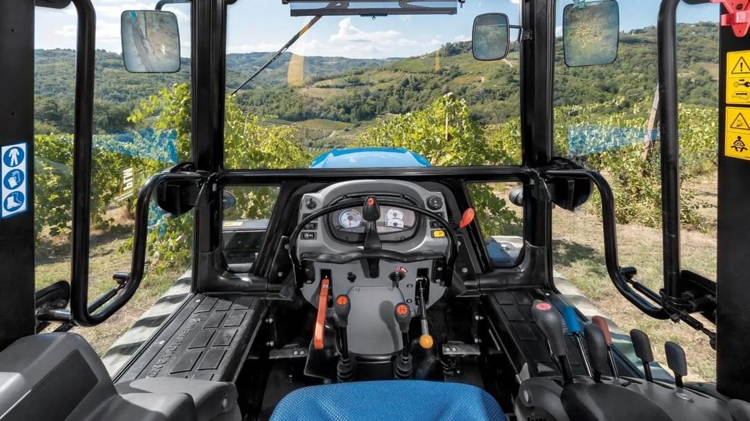 New Holland TK4 Crawler Specialty Series TK4.100M