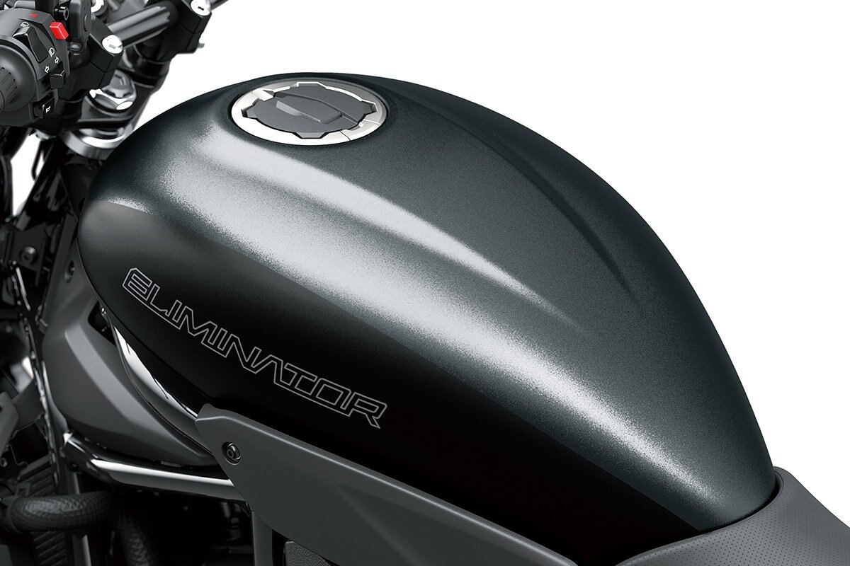 2025 Kawasaki ELIMINATOR 500 SE Metallic Matte Carbon Gray / Flat Ebony