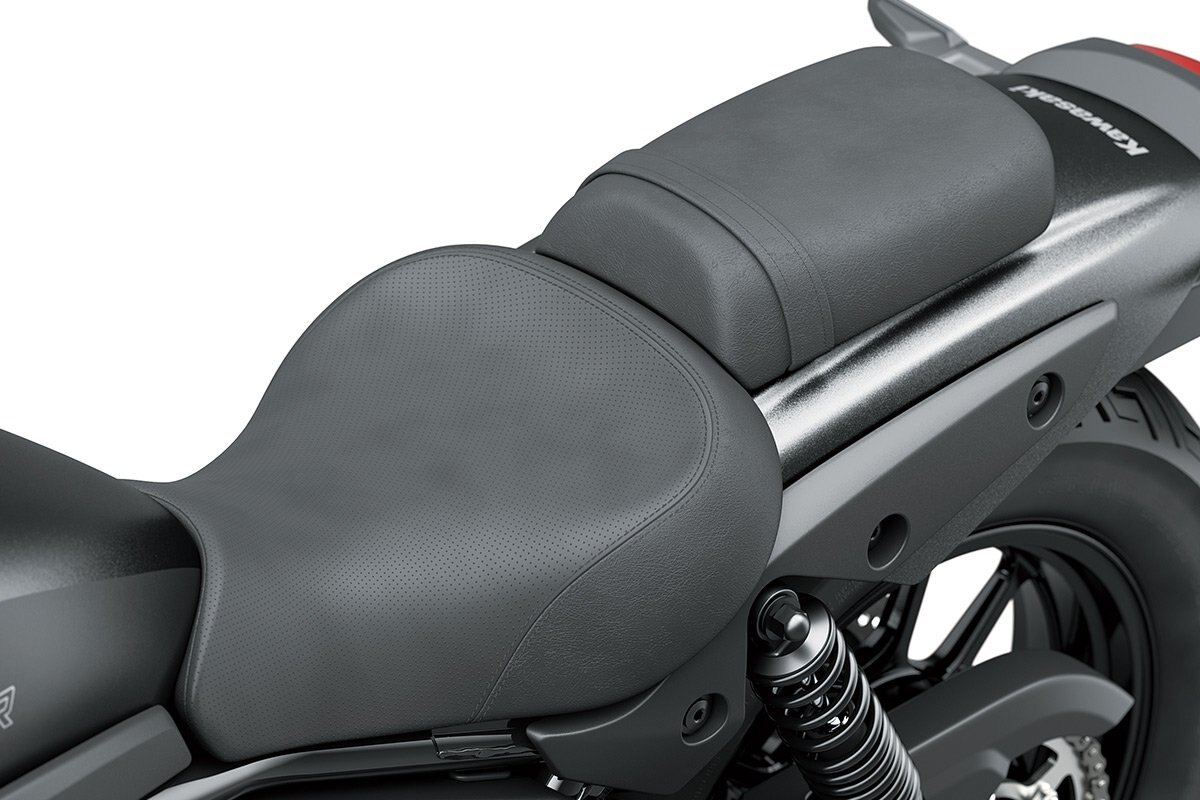 2025 Kawasaki ELIMINATOR 500 SE Metallic Matte Carbon Gray / Flat Ebony