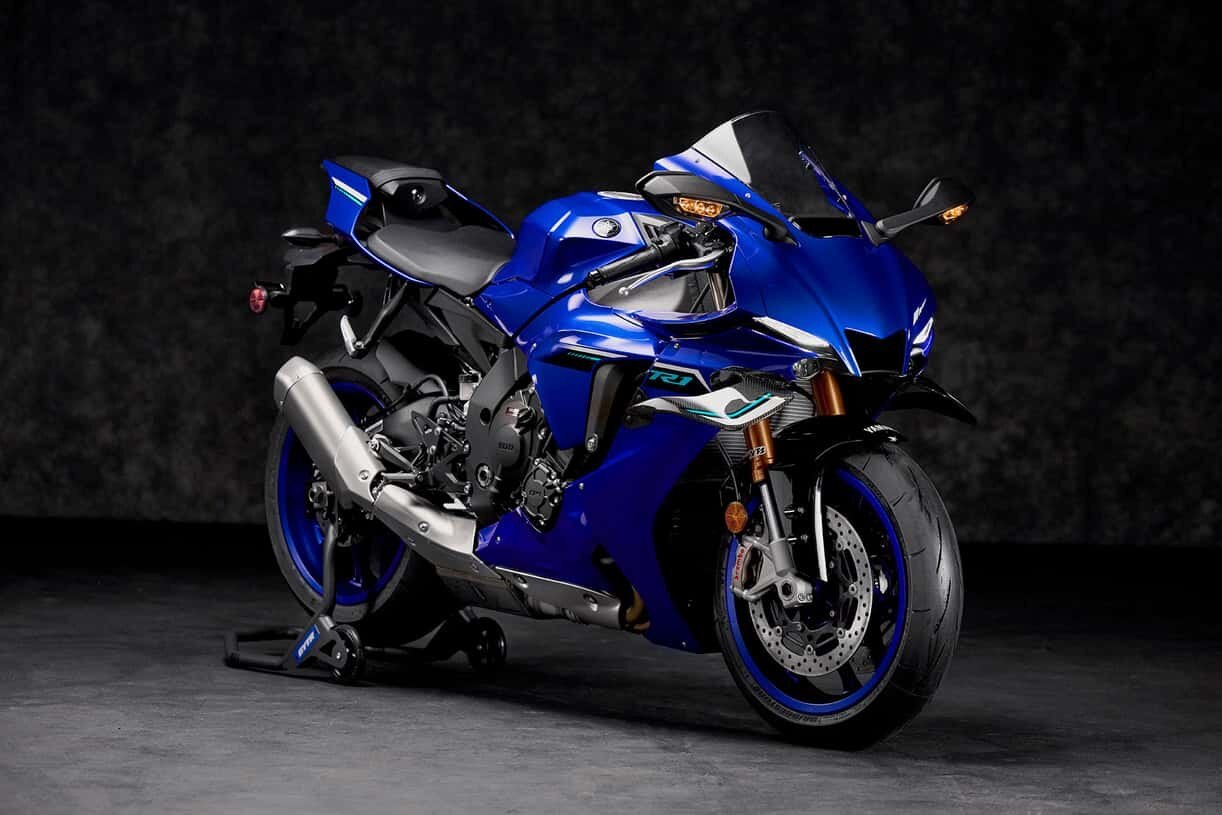 2025 Yamaha YZF R1 Matte Raven Black