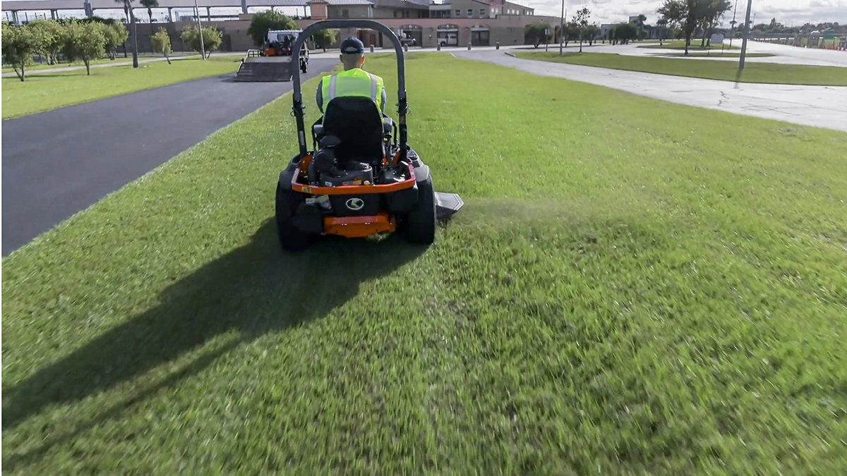 Kubota Z700 Series