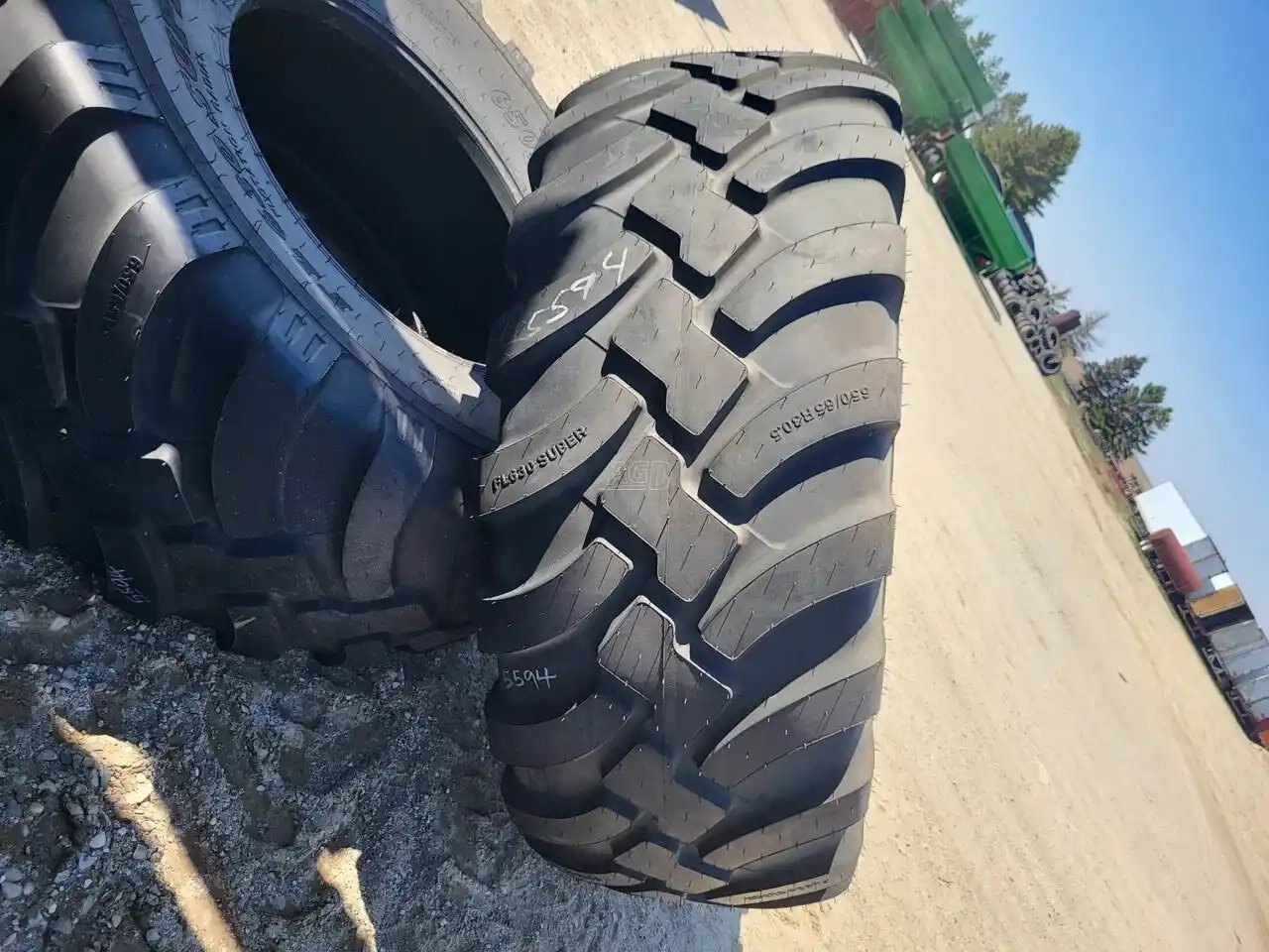 0 BKT 650/65R30.5