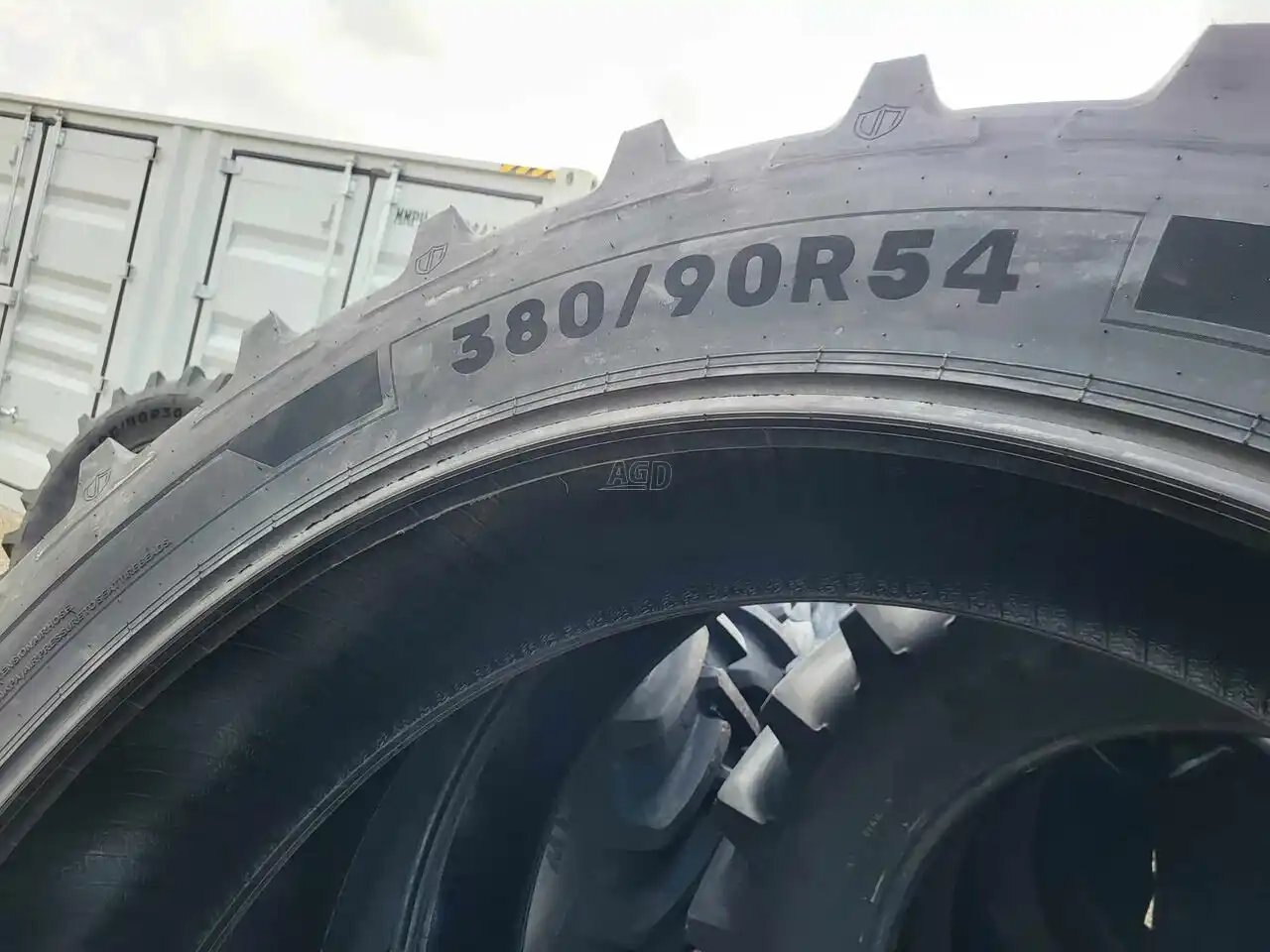 0 Uniglory 380/90R54