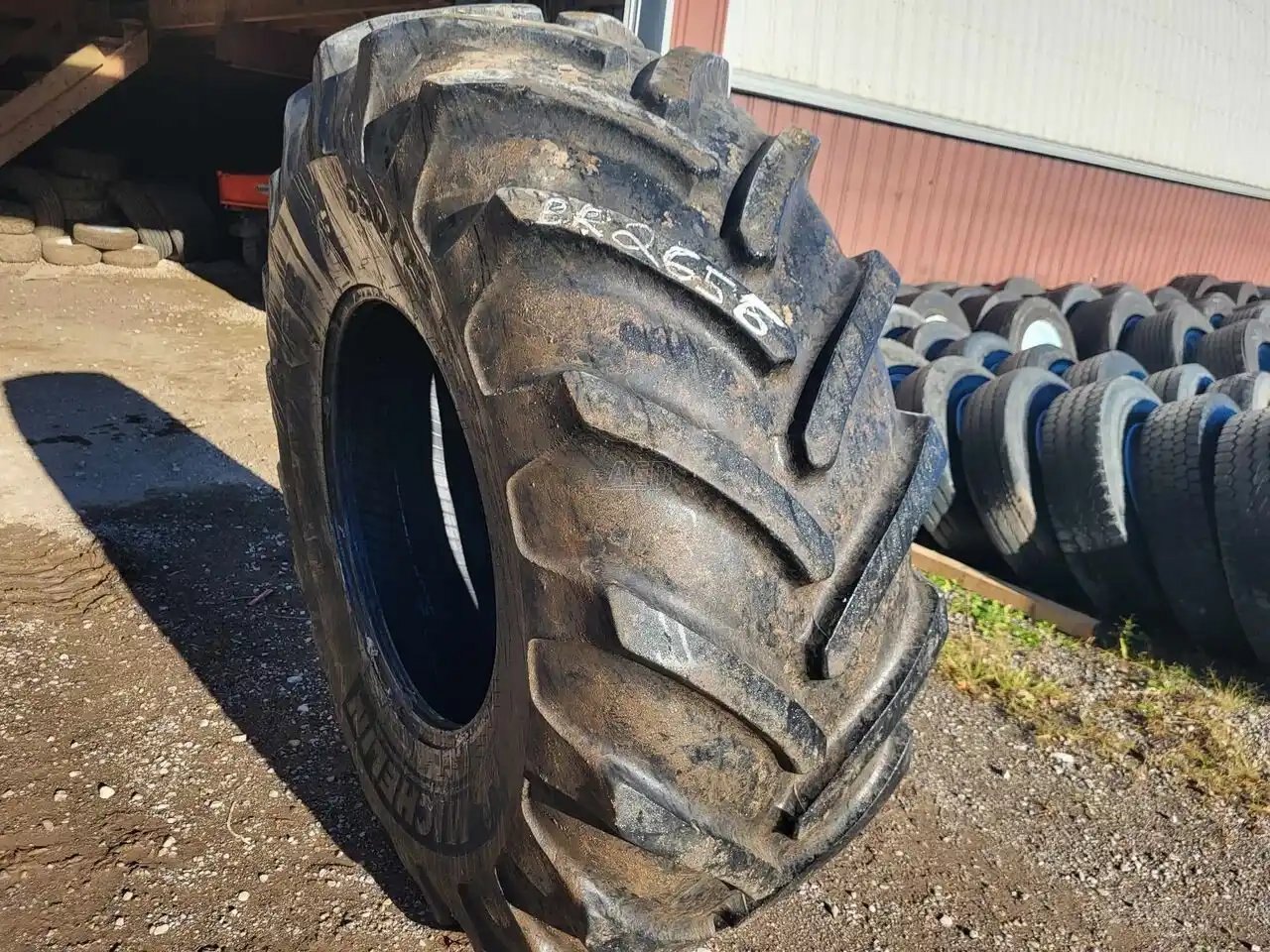 0 Michelin 650/75R32