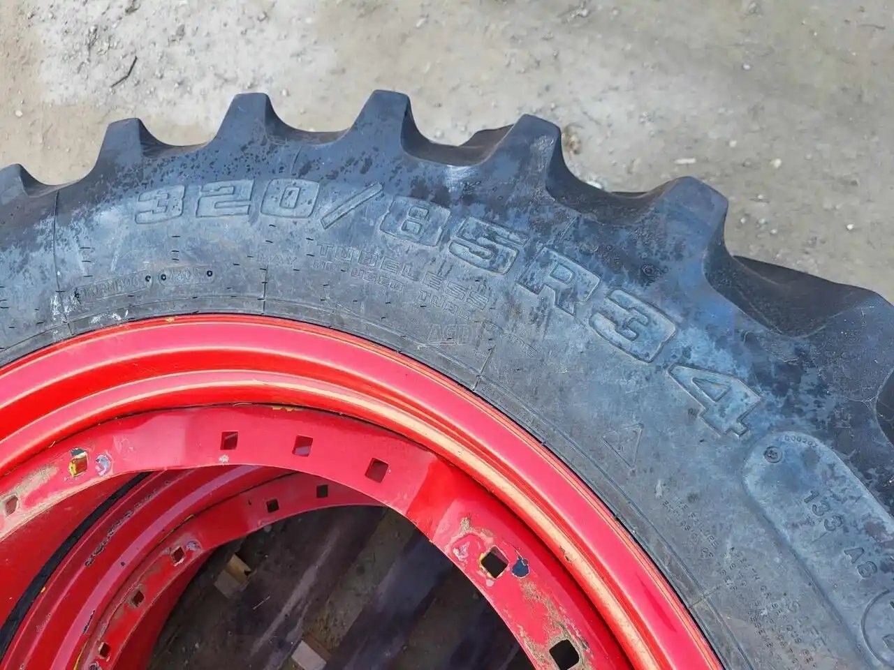 0 Goodyear 320/85R34