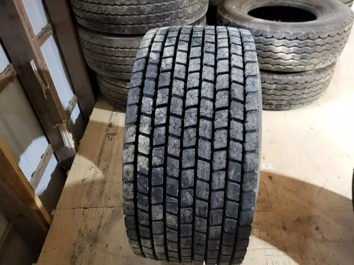 0 Ling Long 445/50R22.5
