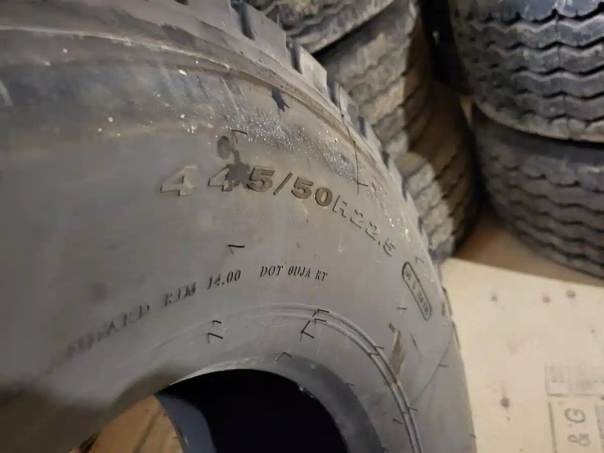 0 Ling Long 445/50R22.5