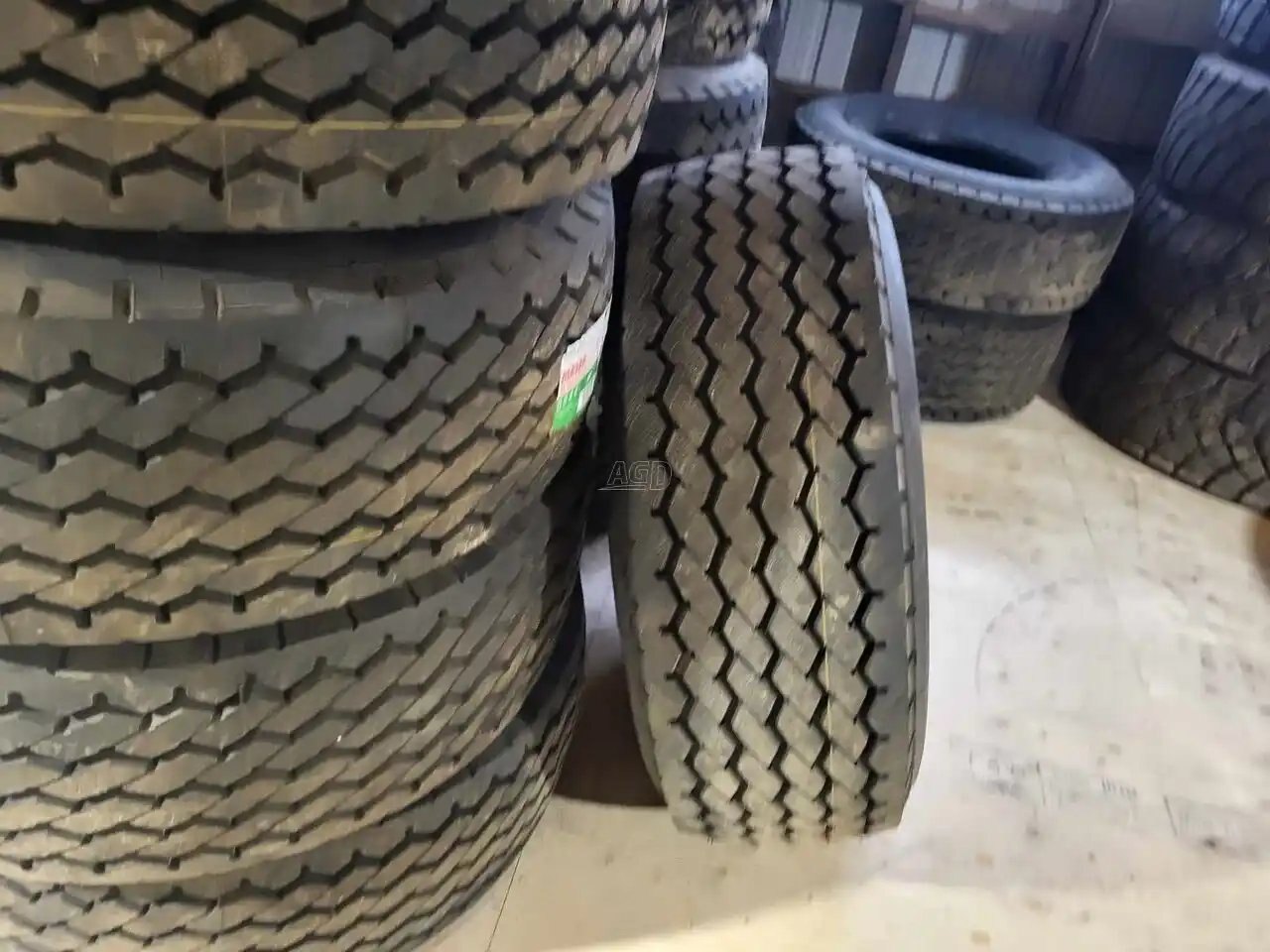 0 ***MANUFACTURER NOT SPECIFIED*** 425/65R22.5