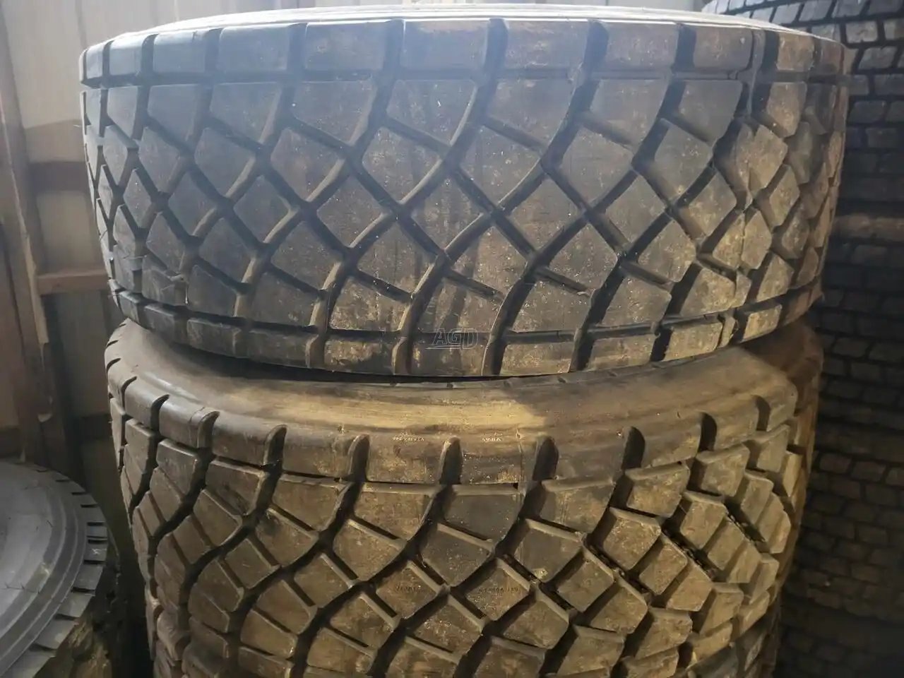 0 Michelin 425/65R22.5