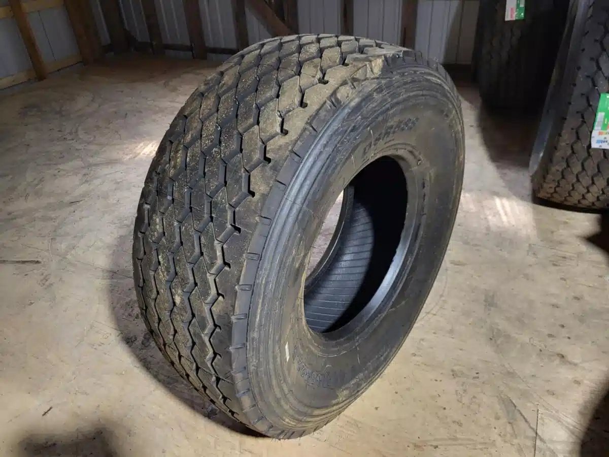 0 ***MANUFACTURER NOT SPECIFIED*** 445/65R22.5