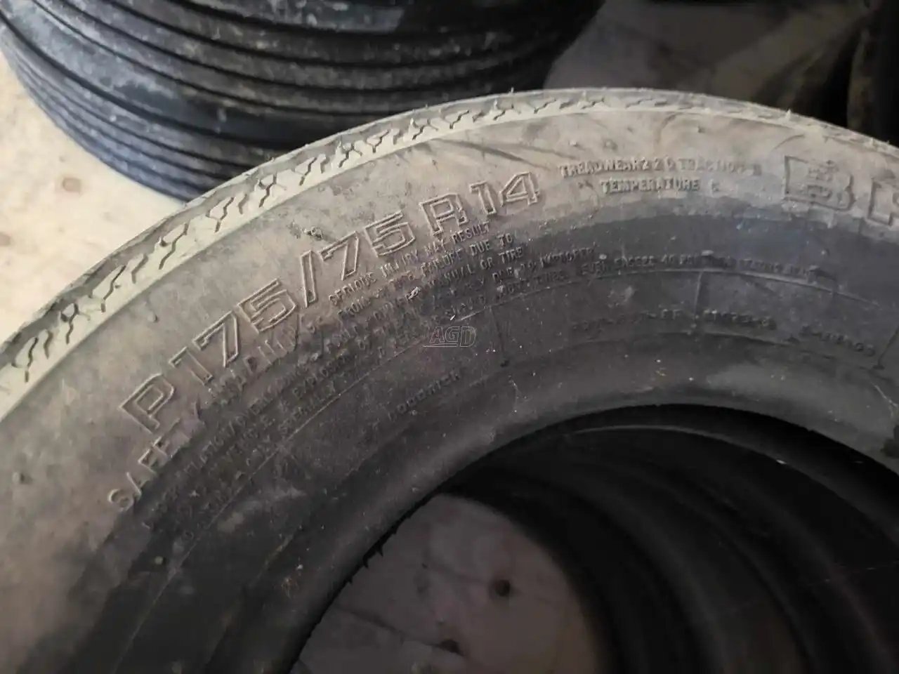 0 ***MANUFACTURER NOT SPECIFIED*** 165/80R14