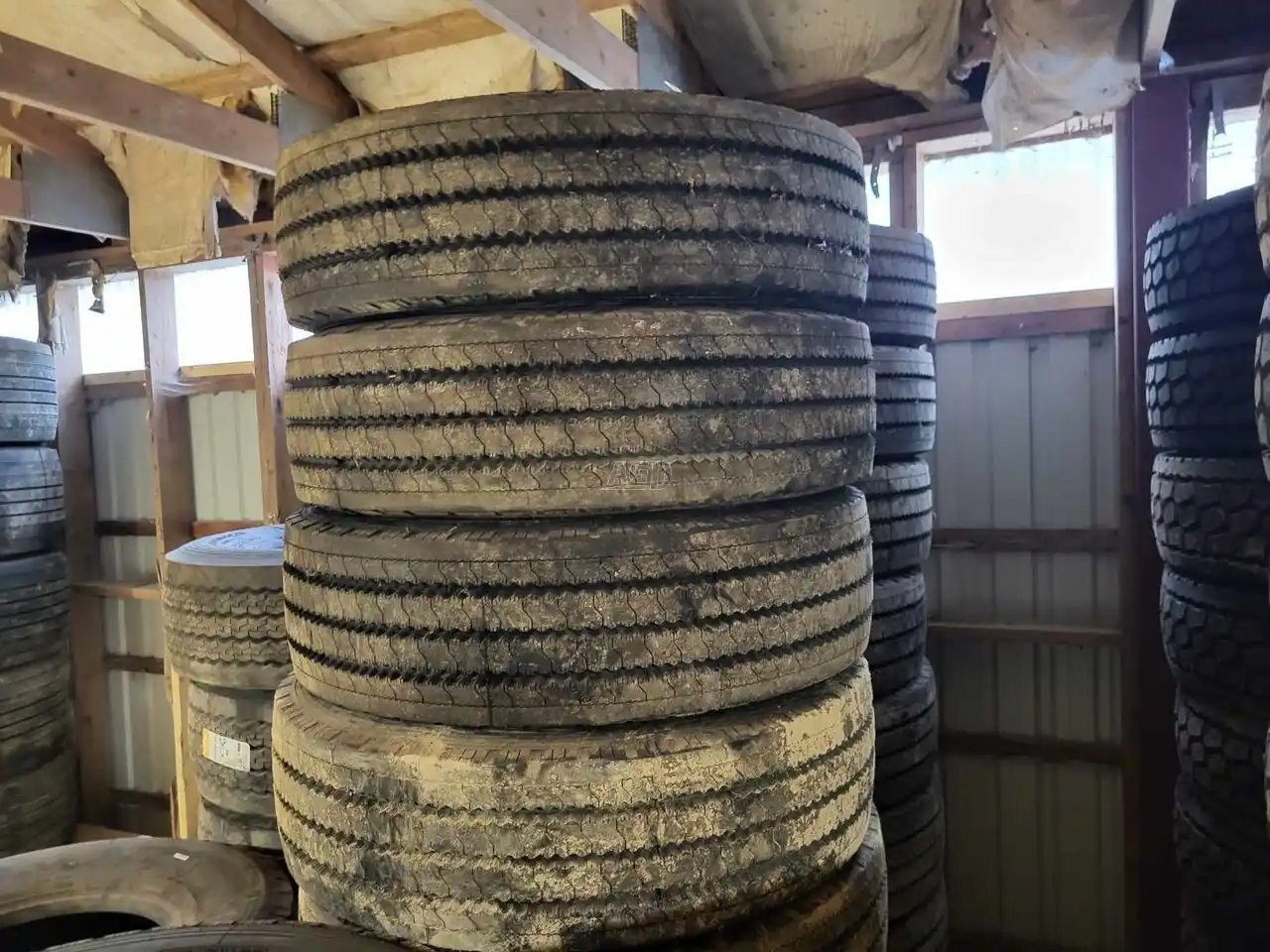 0 ***MANUFACTURER NOT SPECIFIED*** 275/70R22.5