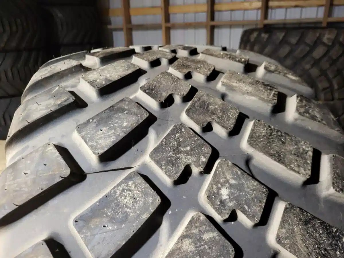 Ling Long 560/45R22.5