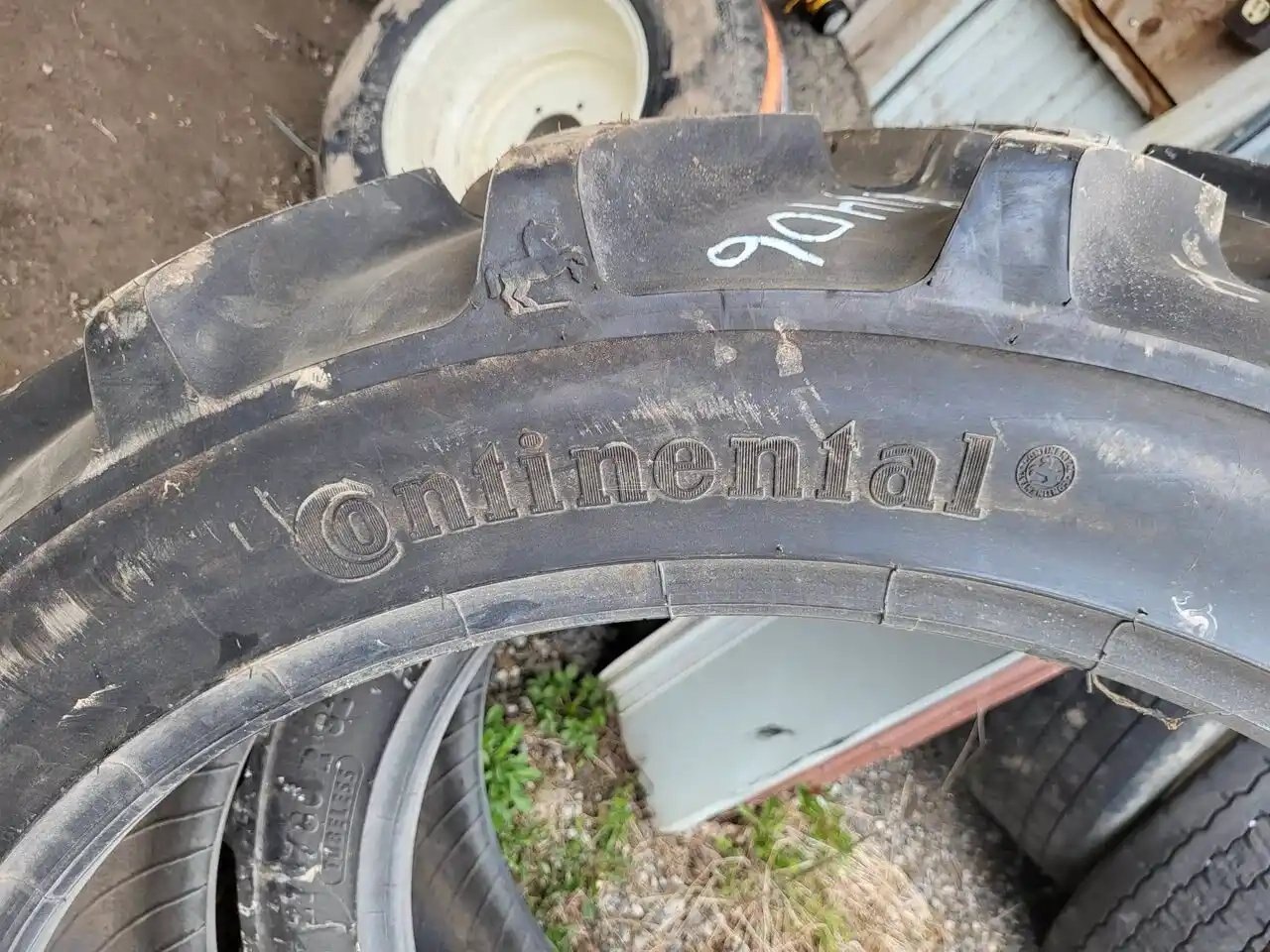 Continental 270/80R32