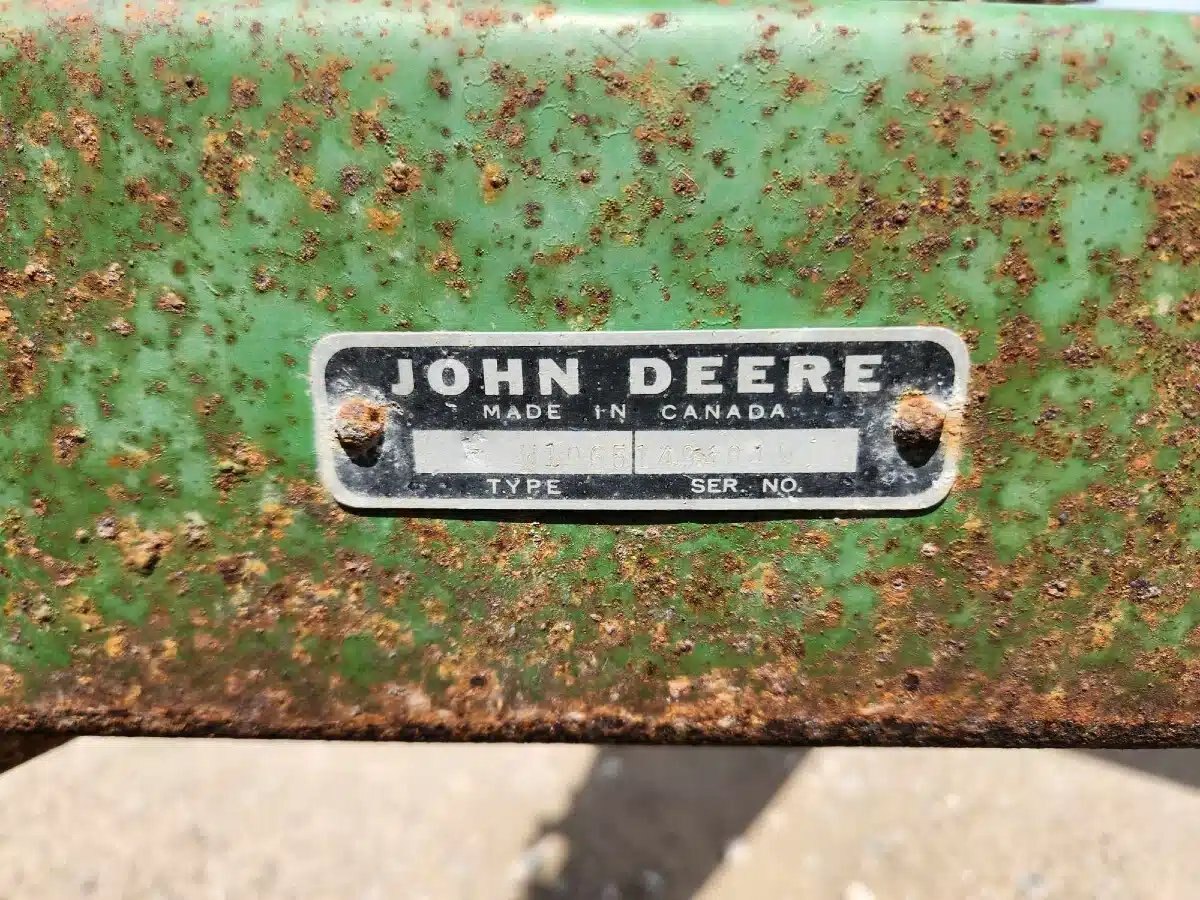 John Deere W1065