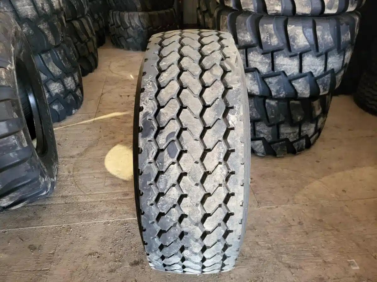 ***MANUFACTURER NOT SPECIFIED*** 425/65R22.5