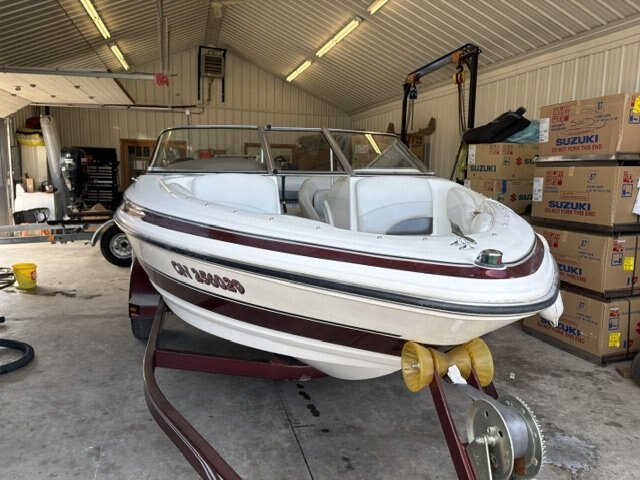 2004 Monterey 190 LS Montura