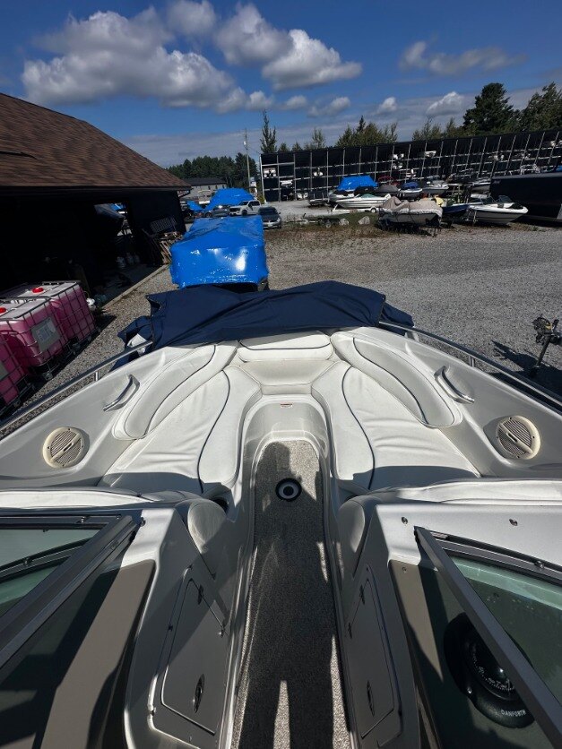 2006 Crownline 230 LS