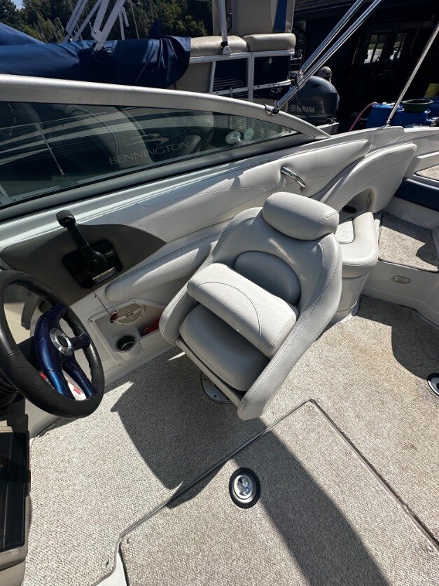 2006 Crownline 230 LS