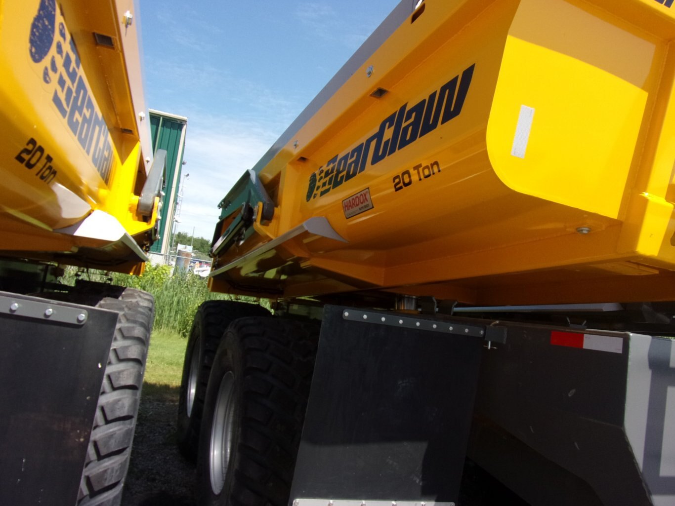 BearClaw 20 Ton Dump Trailer