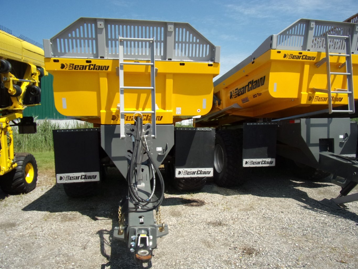 BearClaw 20 Ton Dump Trailer