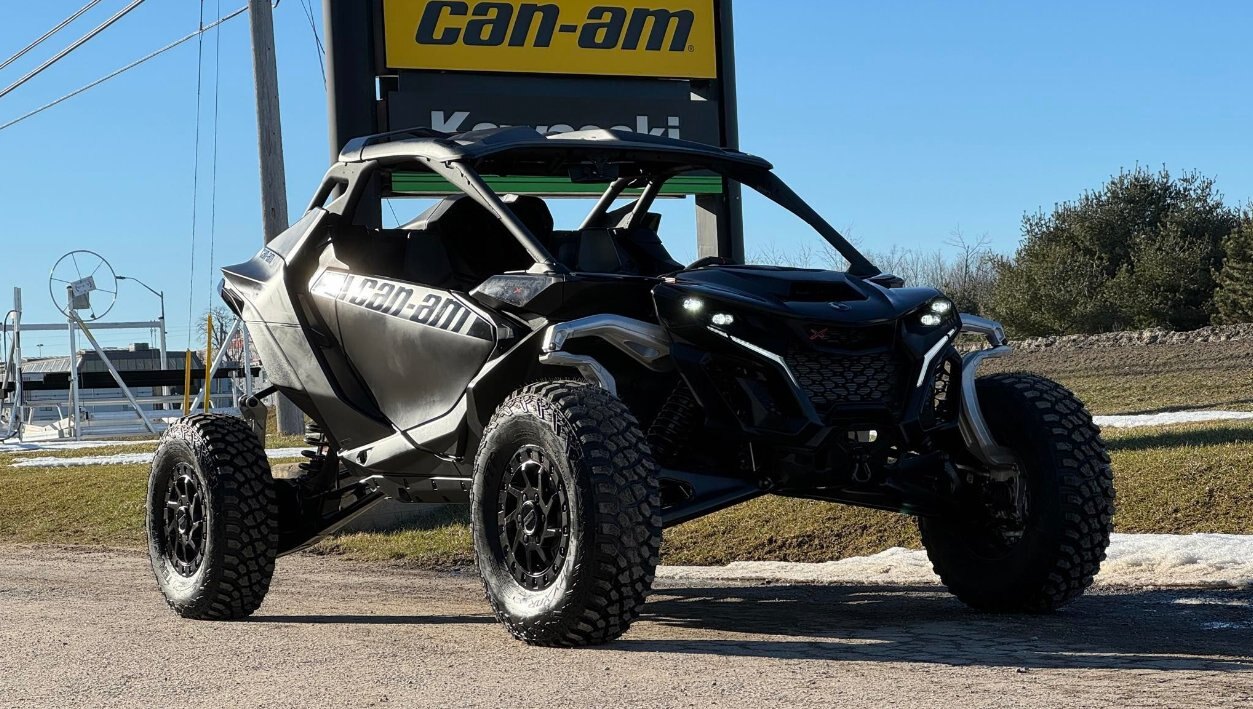 2024 Can-am Maverick R X-RS w/ Smart Shox