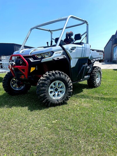 2025 Can-Am Defender X MR w/ Half Doors - Silver/Red