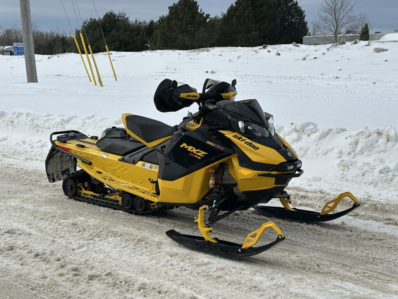 2024 SKIDOO MXZ X-RS 850 Competition Package