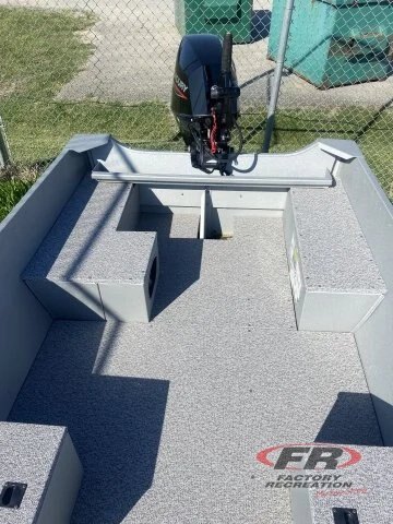 2024 Alumacraft V14 avec plancher 20 (noir et gris)