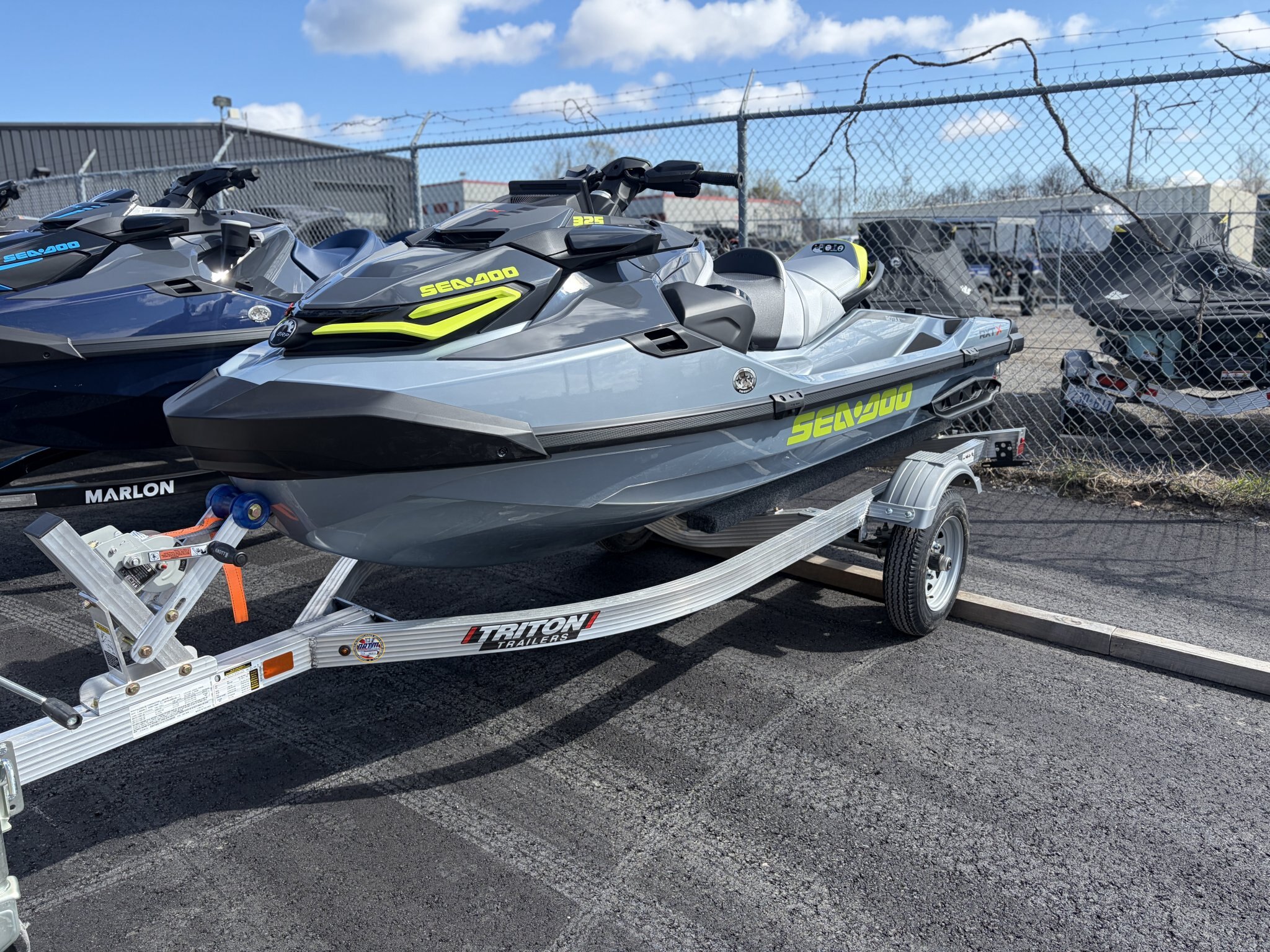 2026 Sea Doo RXT X 325 Ice Metal / Manta Green