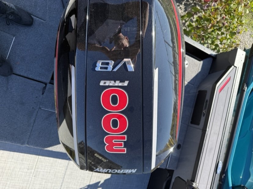 2025 Alumacraft Trophy 205 – Nightfall Black