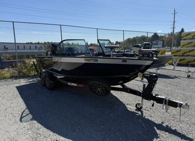 2025 Alumacraft Trophy 205 – Nightfall Black