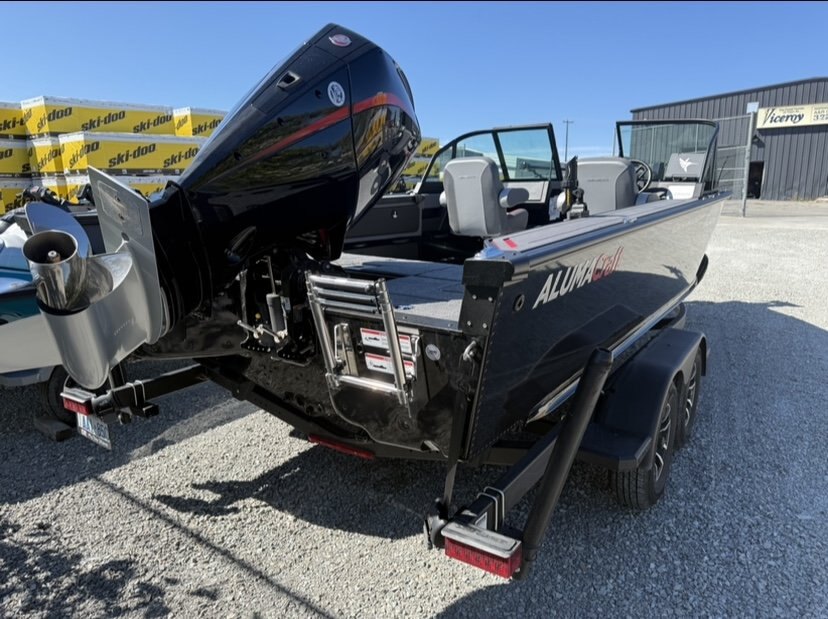 2025 Alumacraft Trophy 205 â Nightfall Black