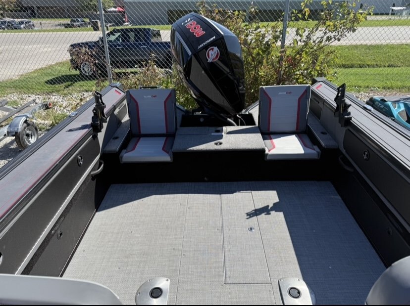 2025 Alumacraft Trophy 205 â Nightfall Black