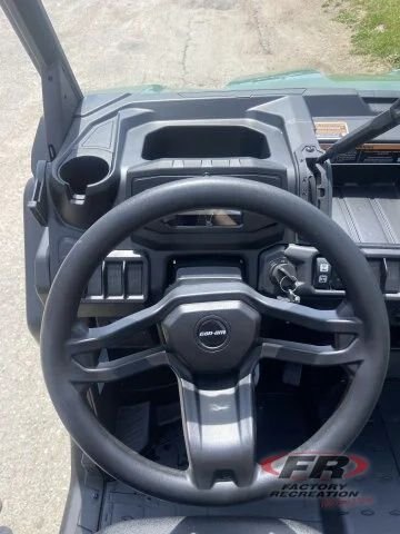 2025 Can am Defender DPS HD7 Compass Green