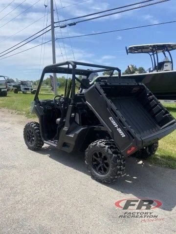 2025 Can am Defender DPS HD7 Compass Green