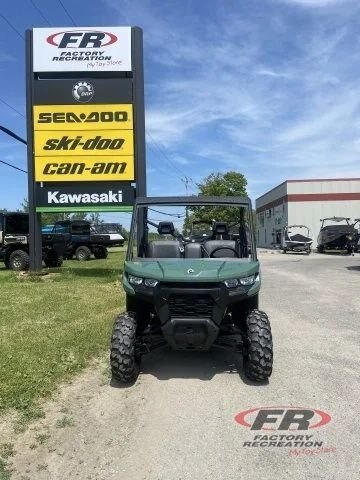 2025 Can am Defender DPS HD7 Compass Green