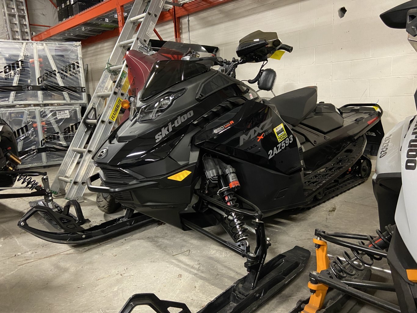 2025 Ski Doo MXZ X RS 850 E TEC Turbo R â Competition Package â Black