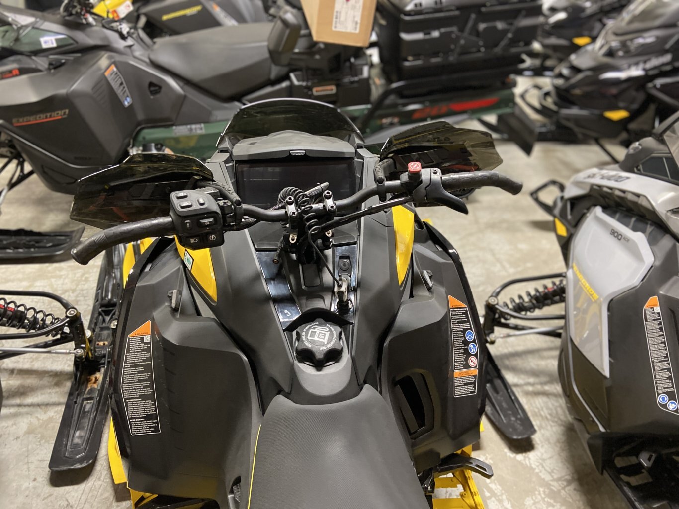 2025 Skidoo MXZ X RS 850 E TEC Turbo R â Competition Package â Neo Yellow & Black